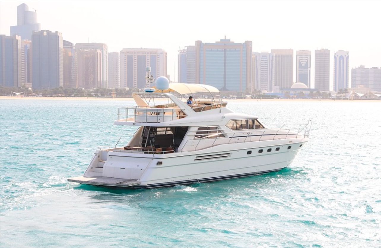 Royal 8 Yacht Exterior